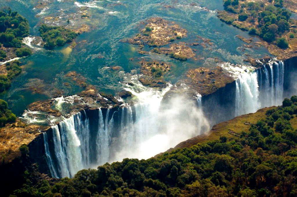 Популярные экскурсии в Африке - водопад Виктория