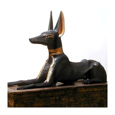 Анубис, египетский бог смерти в виде животного