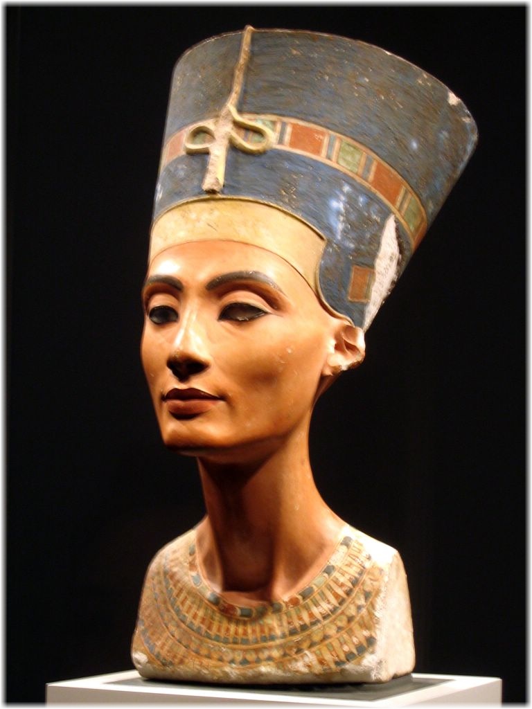 царица Нефертити бюст
