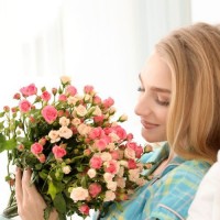 Какой букет цветов подарить девушке?