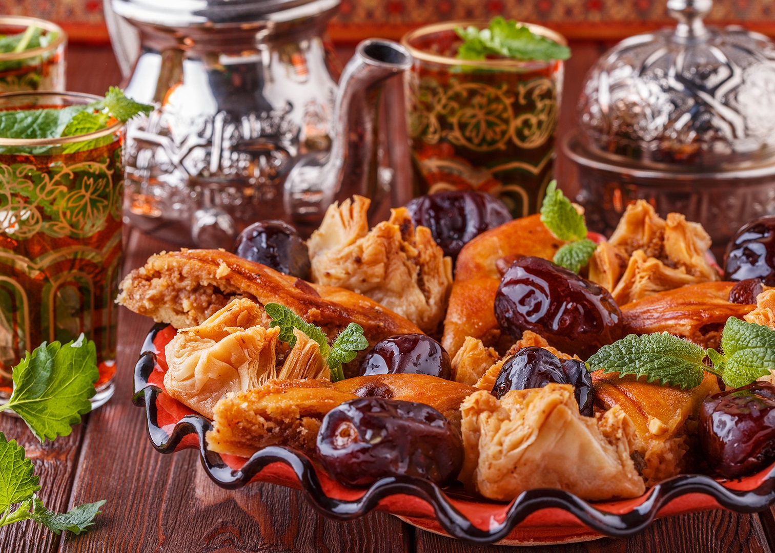 Несладкая и сладкая выпечка марокканской кухни